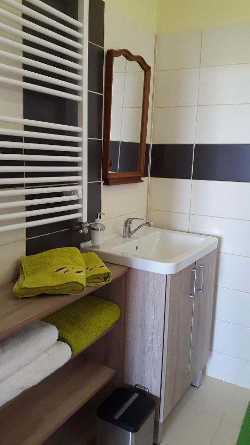 Apartman Ella - Tabor -Cz - U Stadionu Miru 1735 Экстерьер фото