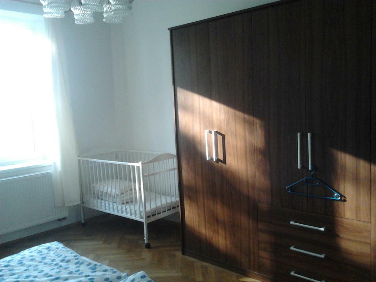 Apartman Ella - Tabor -Cz - U Stadionu Miru 1735 Экстерьер фото